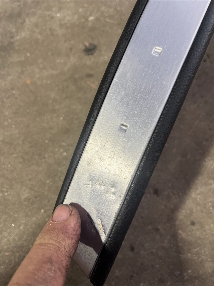 06 08 NISSAN 350Z CUPÉ DERECHA LADO PASAJERO PUERTA TIRADOR EMPUÑADURA OEM Z2 Foto 2 de 4