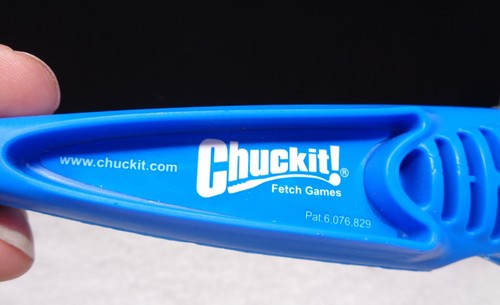 CHUCK IT! Ball Launcher Fetch Dog Toy + Ball - Picture 3 of 3