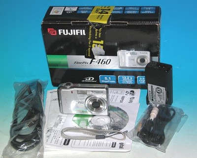 Reconditioned - Fujifilm FinePix F460 5.1MP Digital Camera #0943