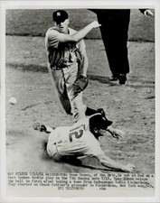 1961 Press Photo Play at Second Tony Kubek, Yankees , Gene Green, Nationals