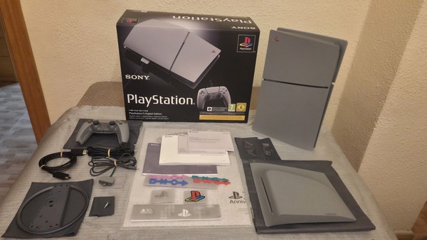 PS5 Slim Digital- Edición Limitada 30 Aniversario (CFI-2016)