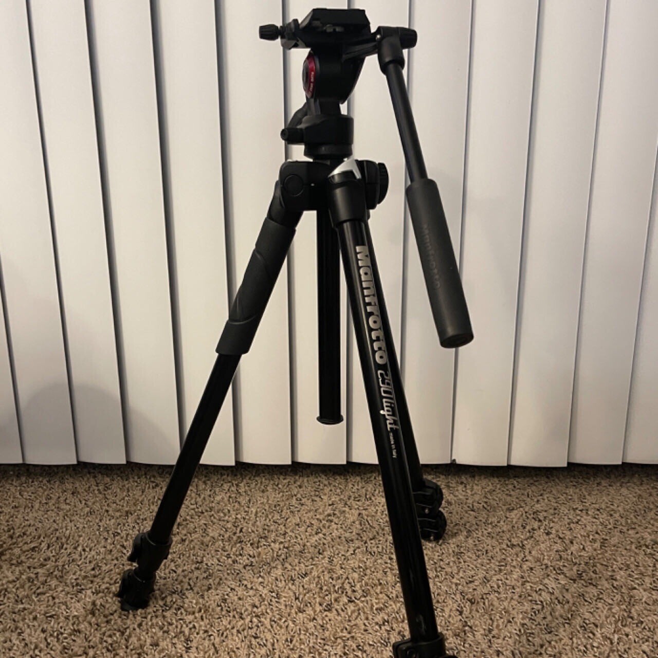 Manfrotto 290 Light Aluminum Tripod with Befree Live Fluid Video Head