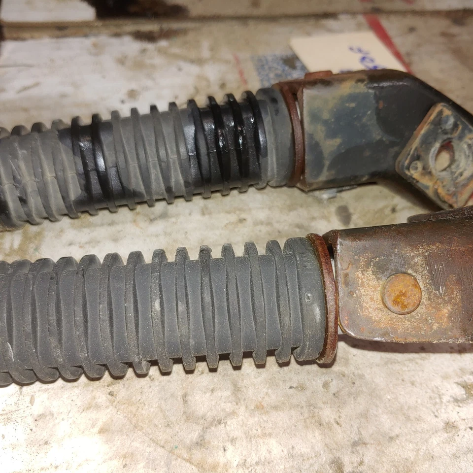 1976 Honda CB750F ambos os pinos de passageiros - Imagem 4 de 4