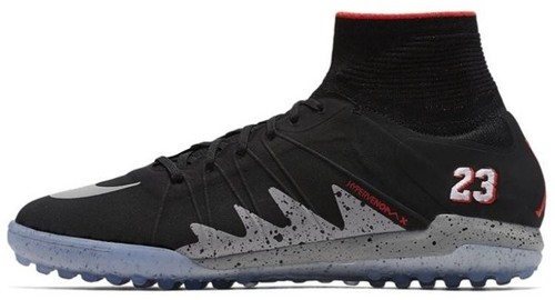 Jordan HypervenomX Proximo Neymar Jr outdoor Cleats, Size 4Y