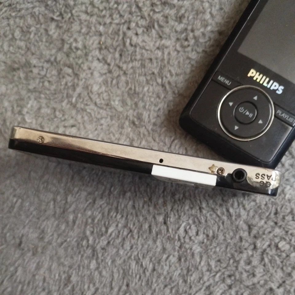 MP3 MP4 Bundle - SEE DESCRIPTION Philips GoGear 2GB, Intel Digital Player, Alba - Image 3 of 4