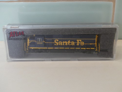 Atlas Spur N Ref 54408 SD-24 Santa Fe Lokomotive R/N 968 sehr guter Zustand Richtungslichter | Condition: Used