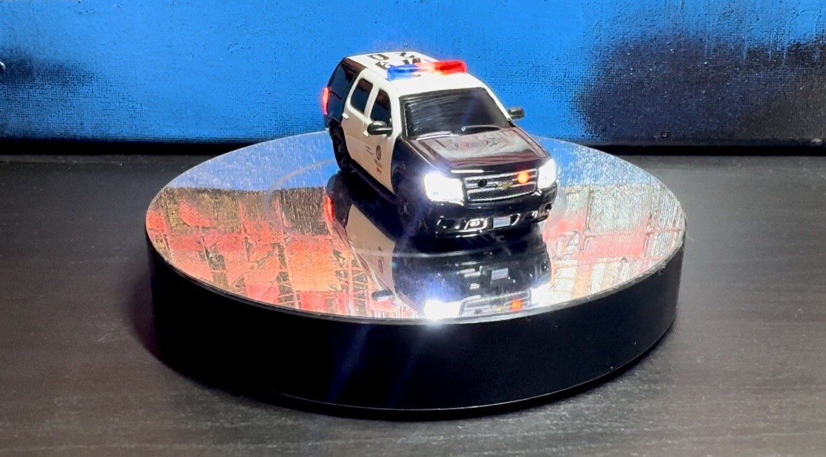 1/64 596 Model Chevy Tahoe LAPD With LED Lights Greenlight | eBay