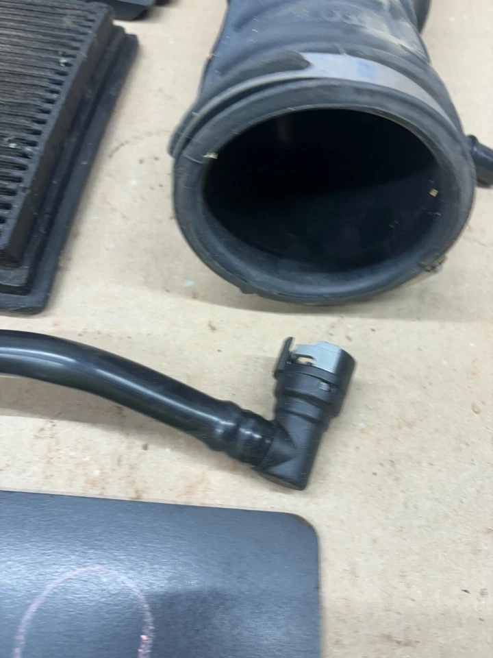 Ford Ranger Mazda B4000 2004 2007 4,0 V6 caja de filtro de aire tubos de montaje OEM Facto Foto 3 de 4