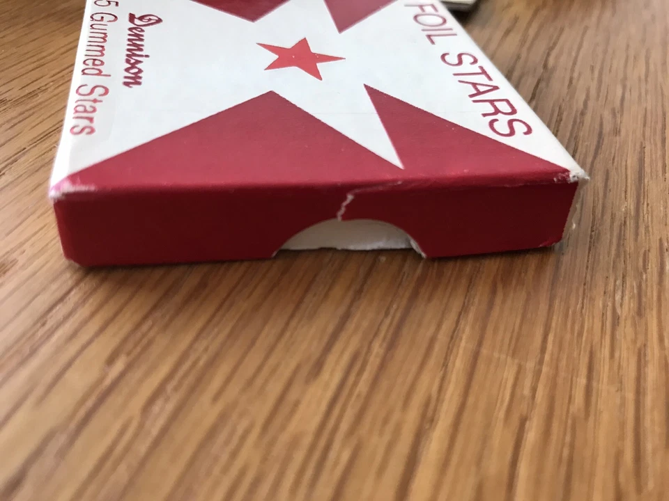 "Lote de 150 estrellas de goma Dennison Stars de colección de los años 50 Plus estrellas rojas 1/2""" Foto 4 de 4