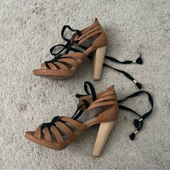 "Sandalias Derek Lam Talla 7 Marrón Claro Con Cordones Jaula 4"" Madera Tacón Cono Usadas en Excelente Condición" Foto 3 de 4