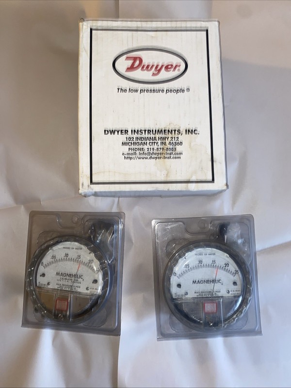 Dwyer #A-432 Complete Kit W/ 2 Magnehelic Dwyer Differential Pressure Gauges
