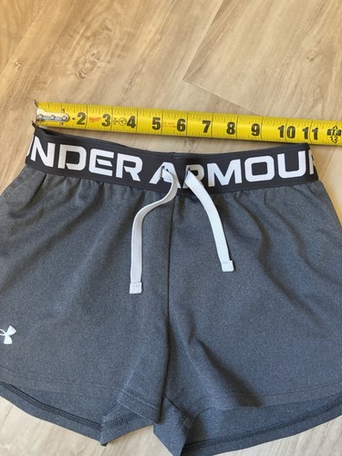 Girls Under Armour Shorts - Size Youth Medium Gray Loose Heatgear - Picture 6 of 7