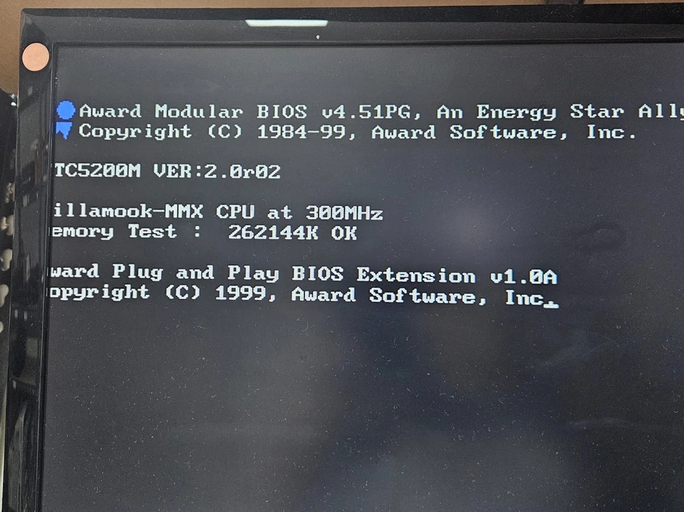 Intel Pentium MMX 266MHz Tillamook, Socket 7, 1.9V, SL2Z4, FV80503266, Working - Image 4 of 4