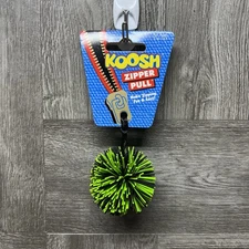 Vintage 1987/94 OddzOn KOOSH Zipper Pull 2” Ball Green Black New Old Stock RARE