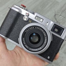 FUJIFILM Fuji X100S 16.3MP Compact Digital Camera English W/Accessories 95%New