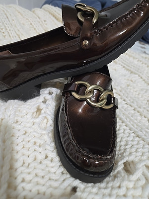 Ladies Aklila Anne Klein Iflex Bronze Patent Loafers /Gold Chain Trim 81/2  M
