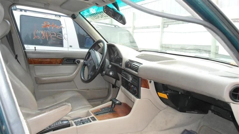 Driver Corner/Park Light Park Lamp-turn Signal Fits 89-95 BMW 525i 3346008 - Image 4 of 4