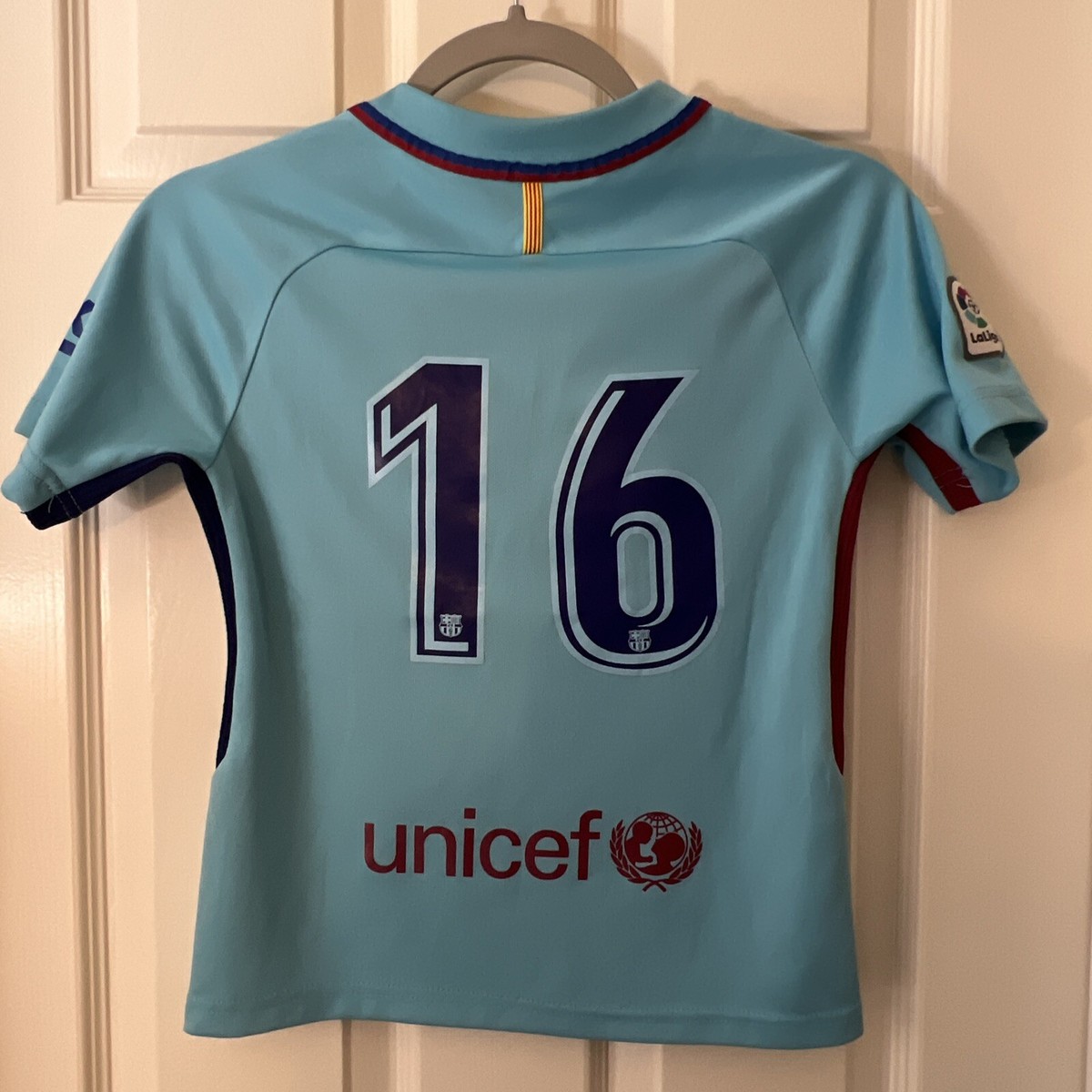 Nike Dri Fit Boys Size 22 Rakuten FCB La Liga Jersey Beko Unicef
