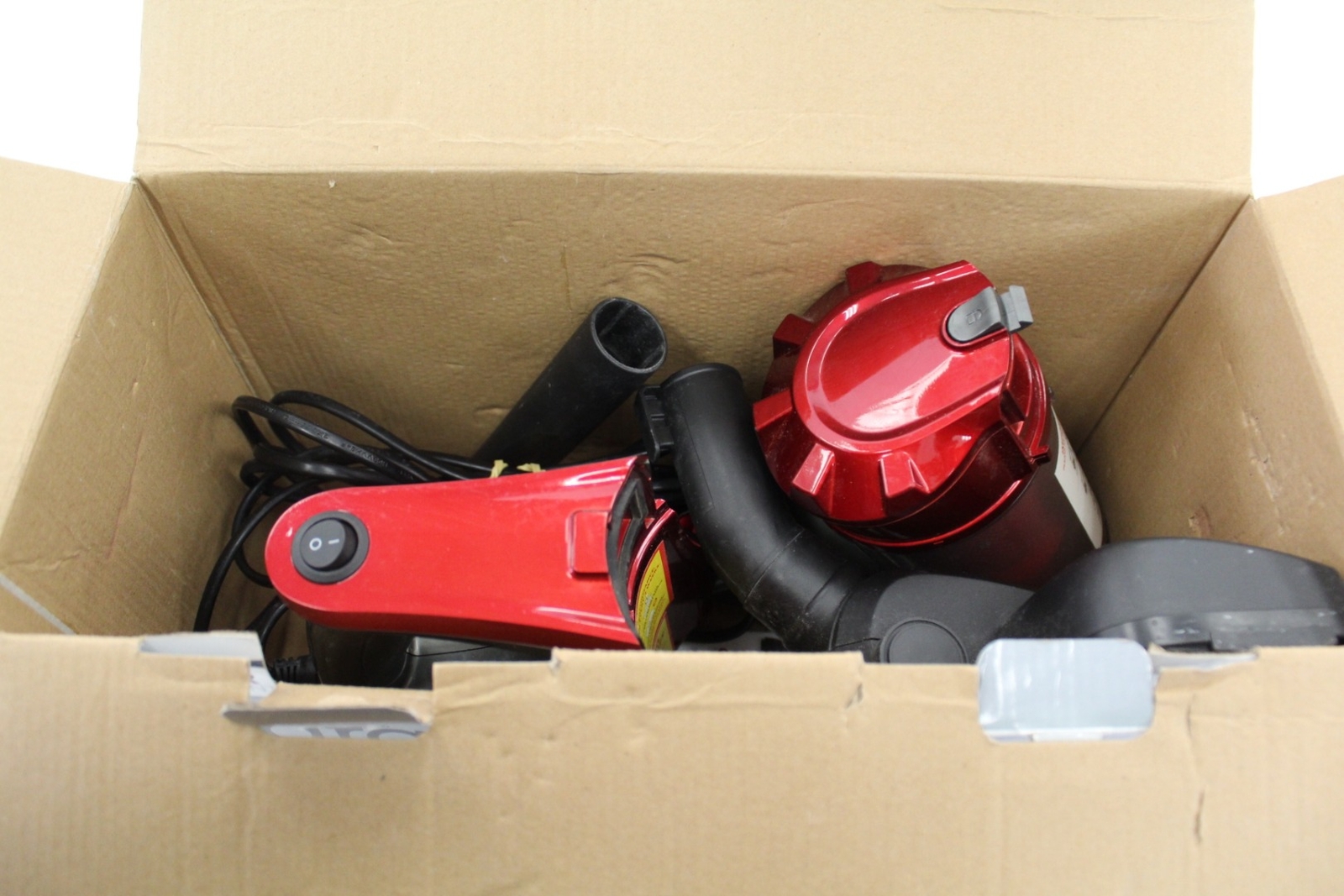 BELDRAY Quick Vac Lite 600W 0.6L Handheld Stick Vacuum Cleaner In Red