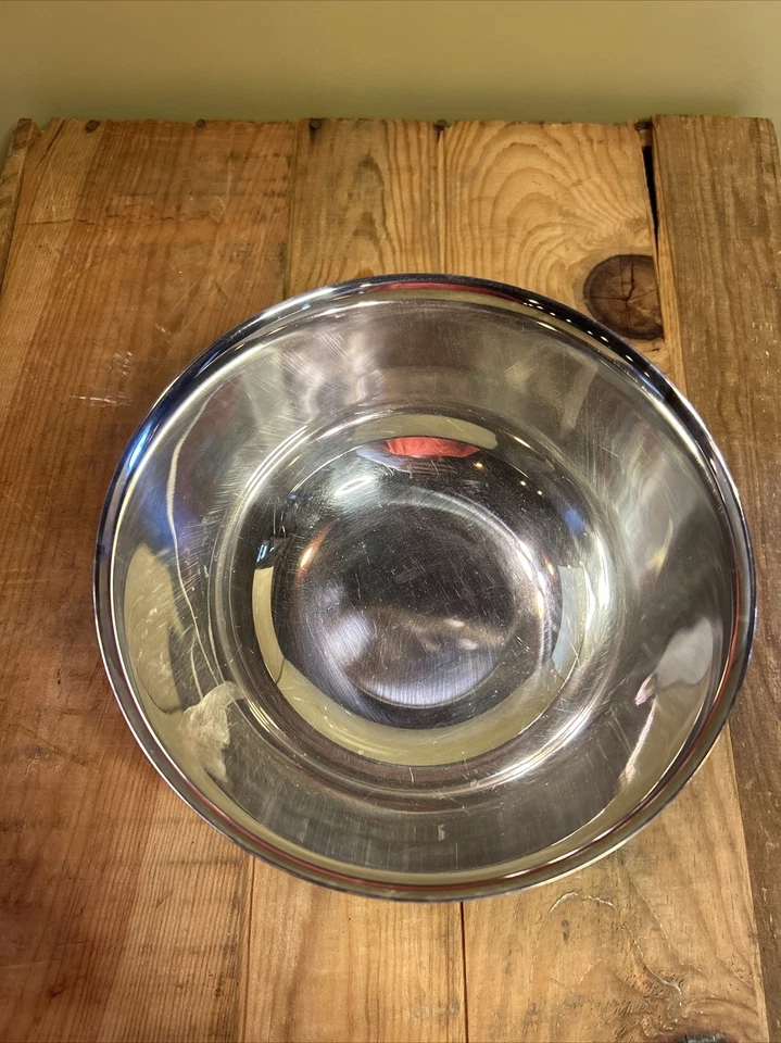 WM Rogers Paul Revere Reproduction 9'' Silver plated footed bowl - Image 2 of 4