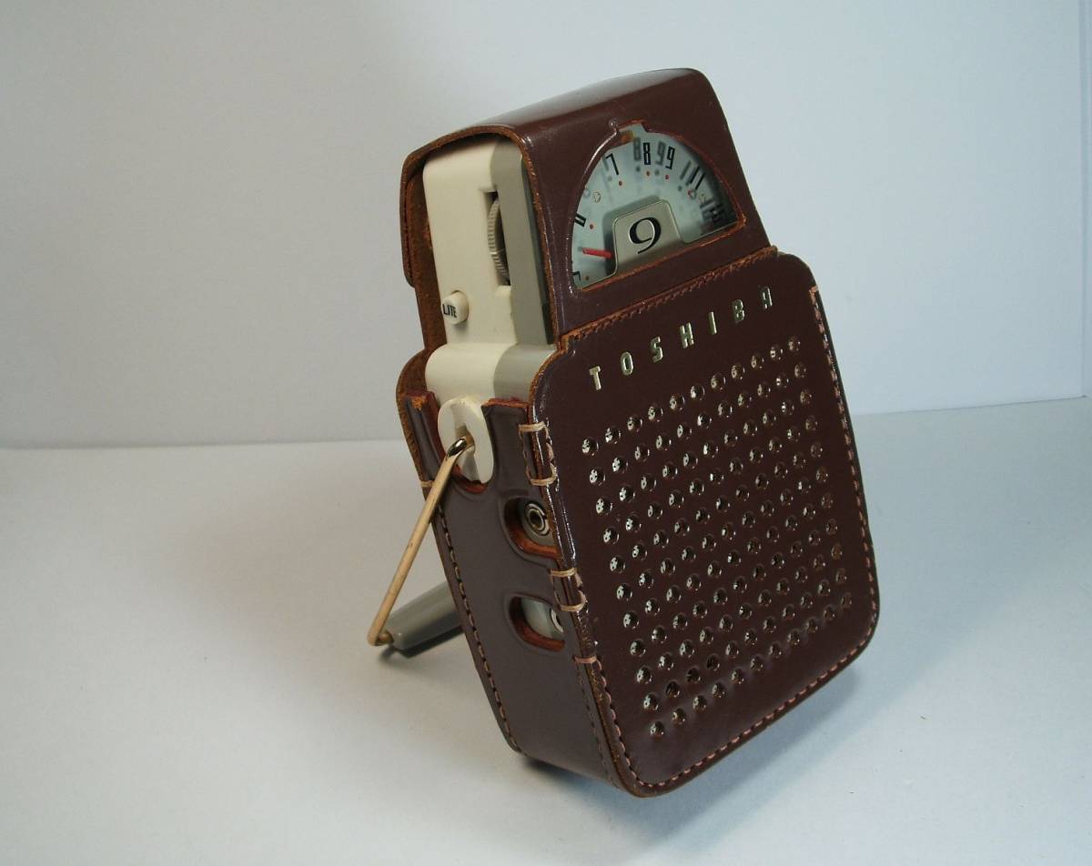 Toshiba Transistor Radio 9TM40 1960s Robot Vintage Rare Toshiba Transistor Radio 9TM40 1960s Robot Vintage Rare