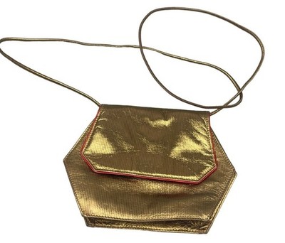 Studio R purse handbag New York made in Itay gold red magnet button width 8x6''RE
