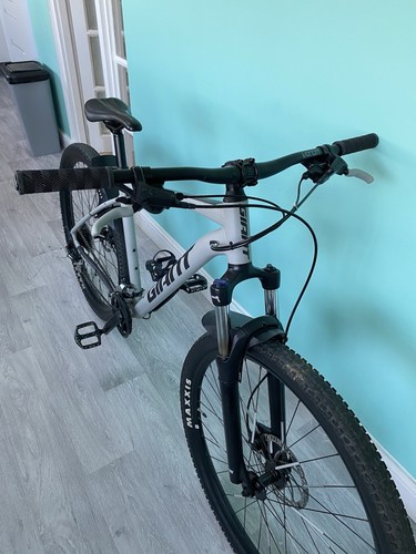 Giant Talon 2 Mountain Bike - Picture 9 of 15