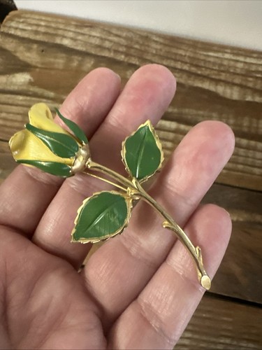 Vintage Goldtone GIOVANNI Enamel Single Stem ROSE Flower Brooch Pin - Picture 4 of 4