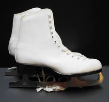 CCM Competitor Women's White Figure Skates Size 8 SLM Blades Ice Skating