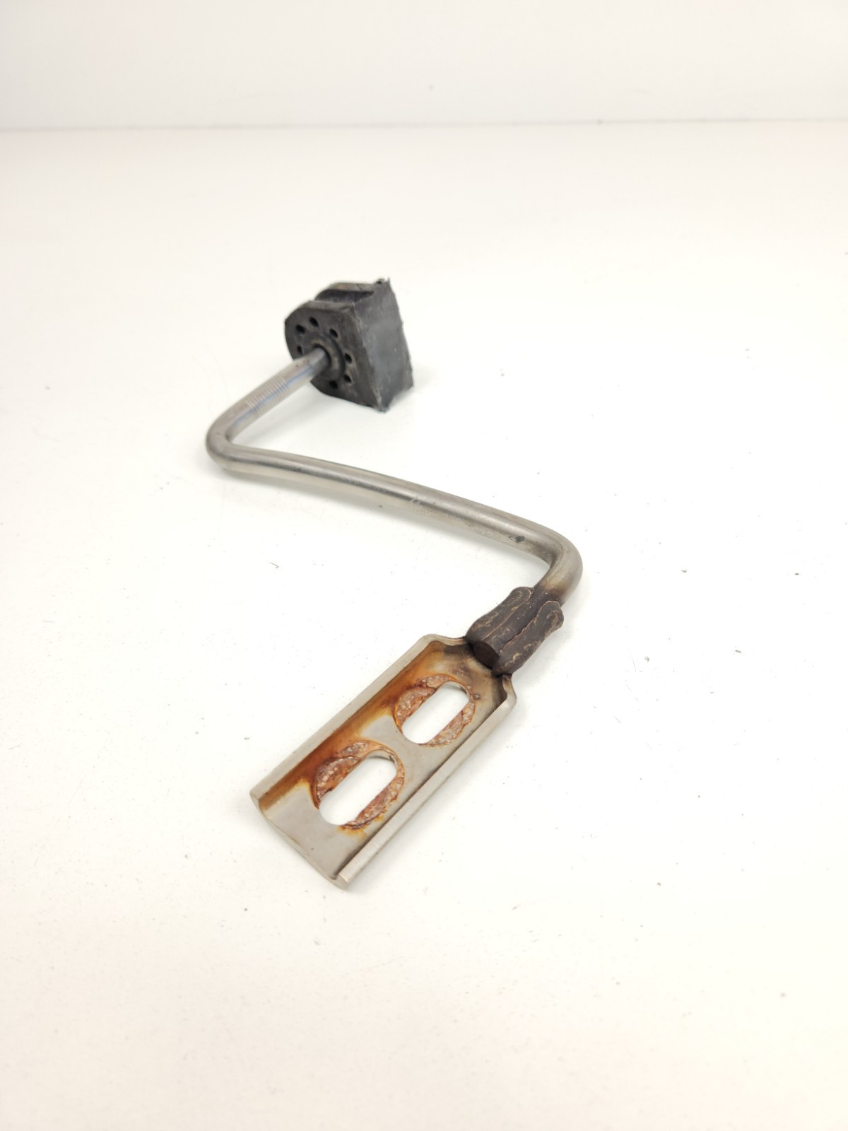 2012-2014 MCLAREN MP4-12C 570 650 RIGHT EXHAUST MOUNTING BRACKET TAB STOCK OEM
