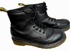 Dr. Martens Unisex Black Soft Leather Boots Youth Boys 4 / Girls 5 Doc Martens