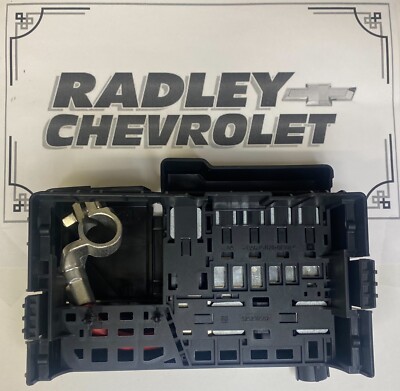 NEW GM OEM 10-19 ATS ELECTRICAL BATTERY- JUNCTION BLOCK GENERAL MOTORS 84499606