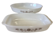 Dynaware Pyr•O•Rey Set Cazuela Pan Vidrio Leche Horno Marrón Diseño Margarita De Colección