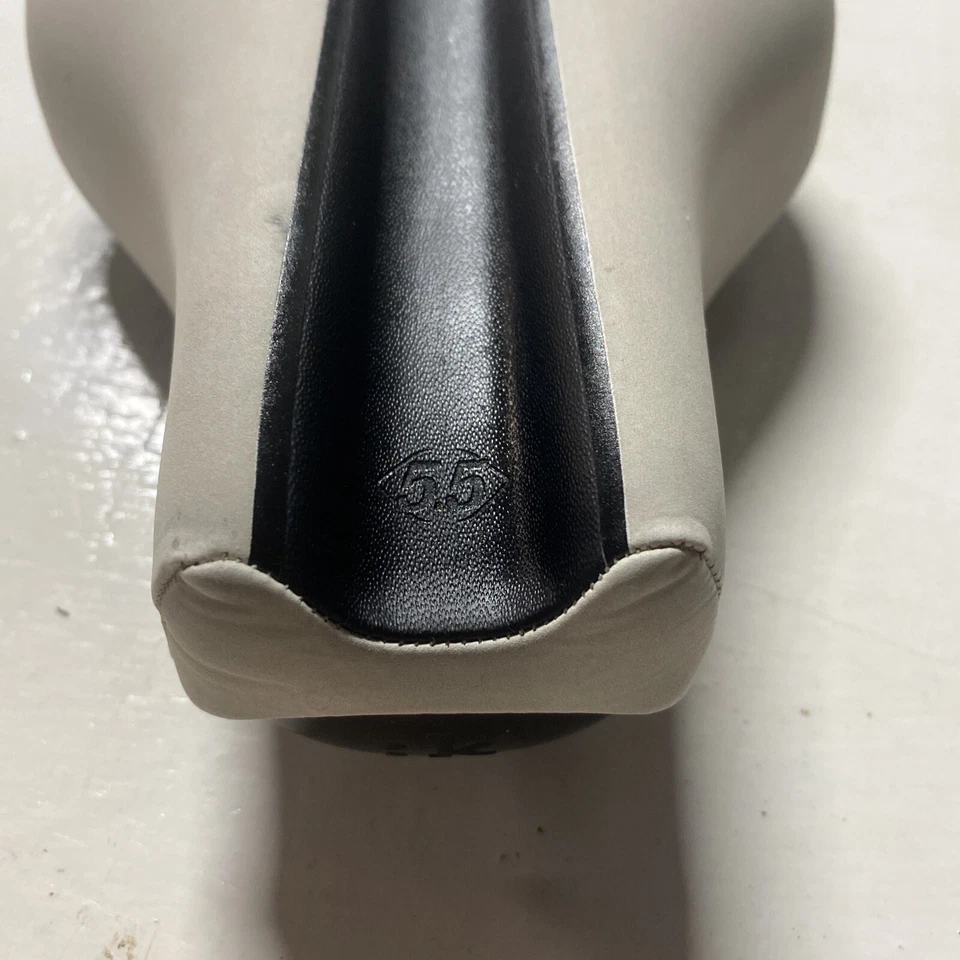 Fizik TRITONE 5.5 Saddle Bicycle Bike Seat White With Black Groove fi’zi:k - Image 4 of 4