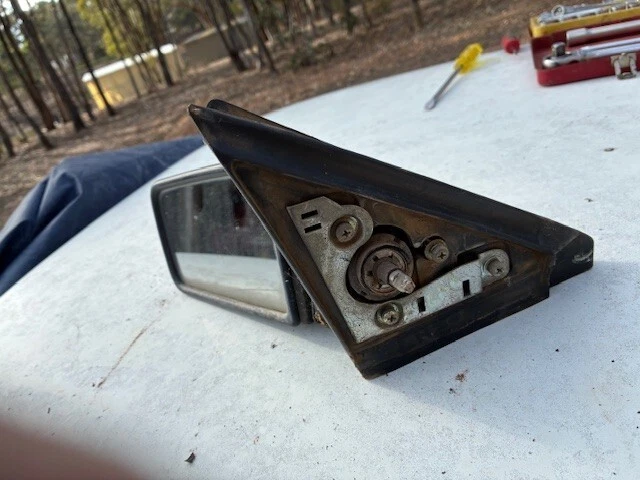 Espejo retrovisor izquierdo Mitsubishi Sigma Scorpion 1981-1984 Foto 3 de 3