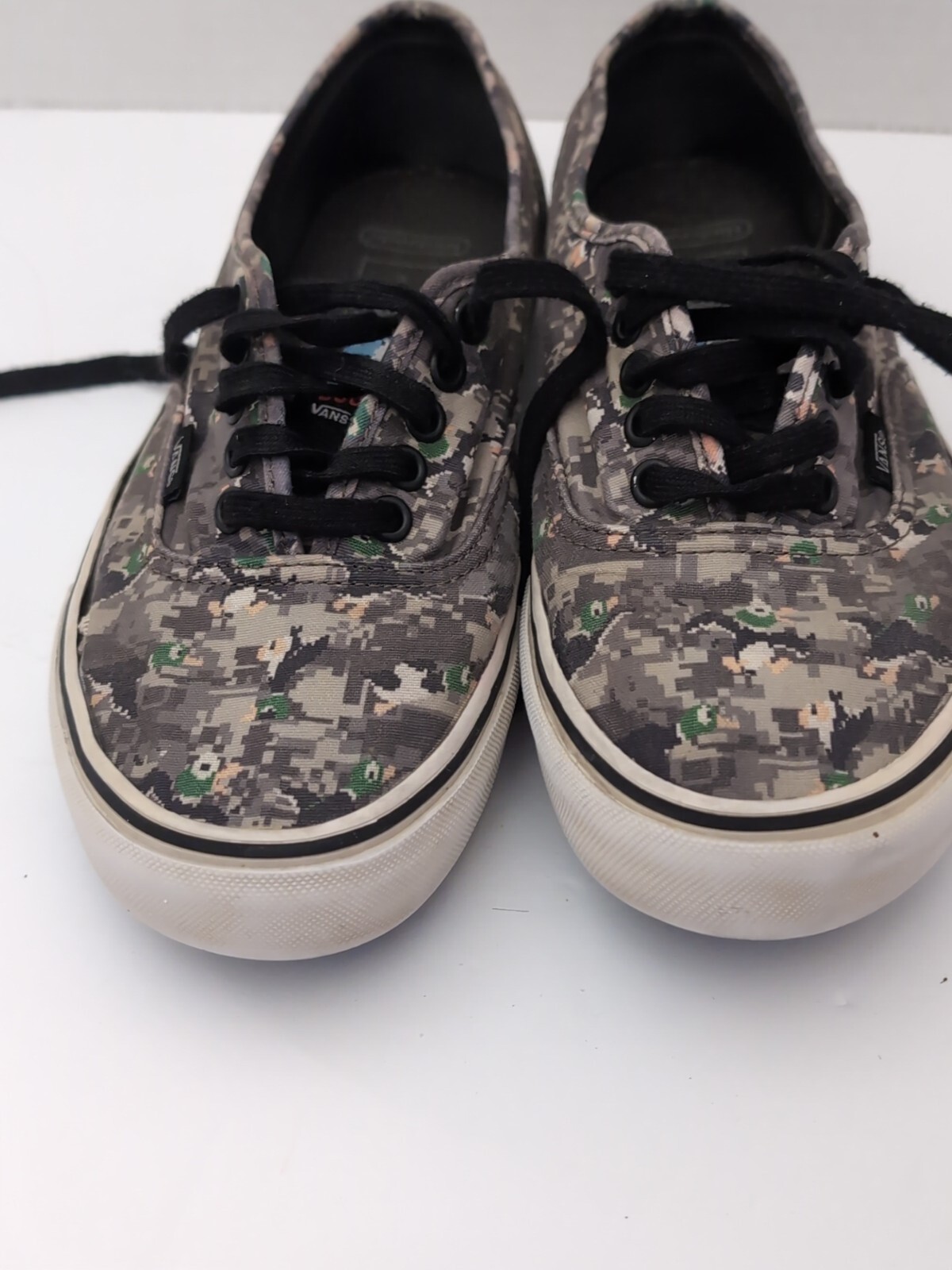 Vans Nintendo x Authentic Duck Hunt Camo Sneakers Women's sz