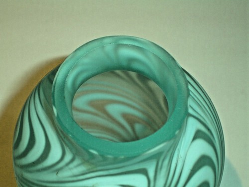 FENTON EXTRIMELY RARE BLUE SATIN OPALESCENT FEATHER SWIRL HURRICANE LAMP SIGN - Picture 9 of 12