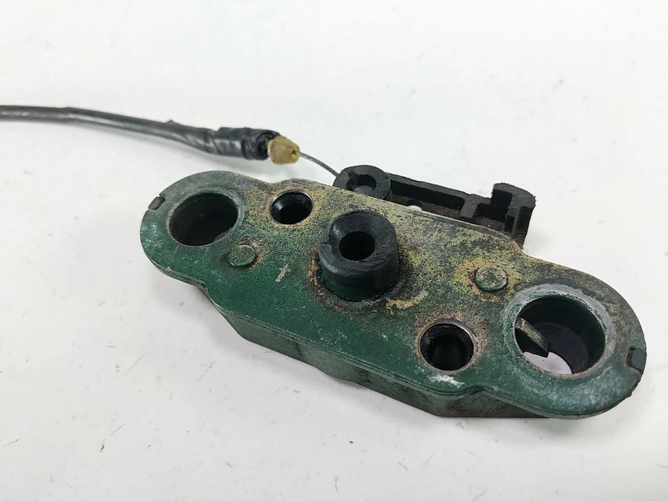 Кронштейн для крепления защелки сиденья 97 00 Suzuki GSXR 600 750 D TRSH DV - Изображение 2 из 4