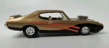 Johnny Lightning Prototype 69 Pontiac Gto Hotrod Magazine 00000 On Chassis