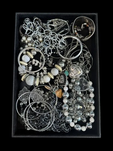 1 LB of Silver Tone WEARABLE Costume Jewelry - Vintage to Modern - Lot 7yhn