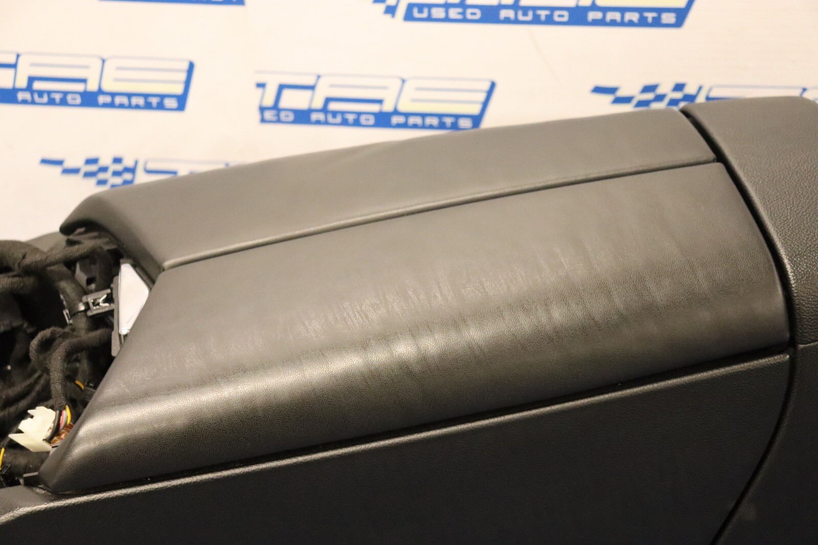 2017 17 MASERATI GHIBLI SEDAN S 3.0L V6 OEM CENTER CONSOLE W ARMREST #1200