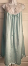 Vintage Vanity Fair Short Nightgown Blue Nylon w/ Lace Trim Women's Medium USA