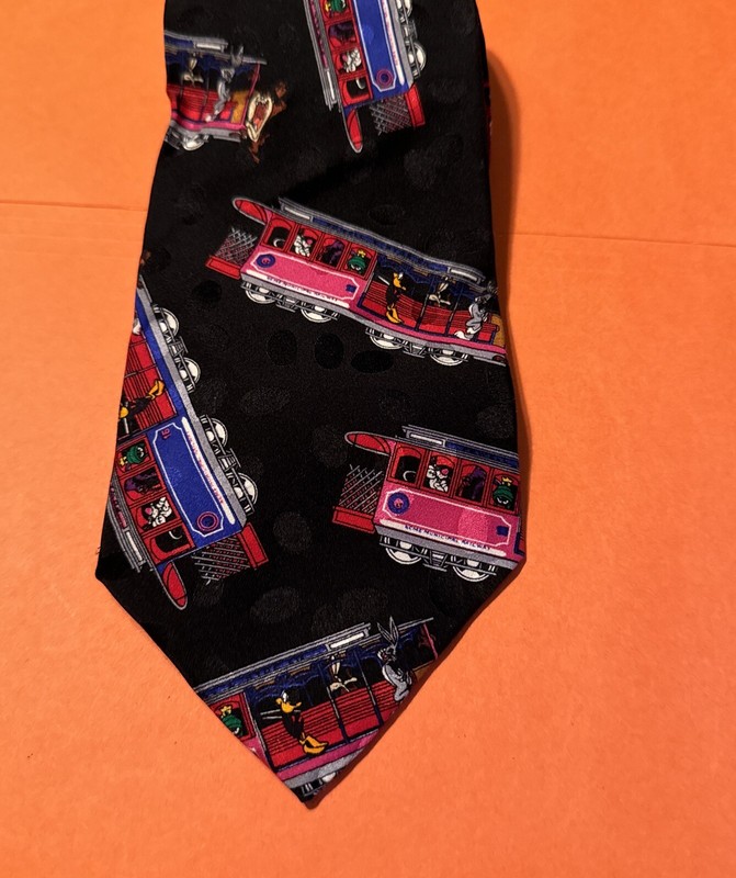 LOONEY TUNES COLLECTIBLE NECK  TIE BUGS, MARVIN, TAZ, DAFFY  RED TROLLY