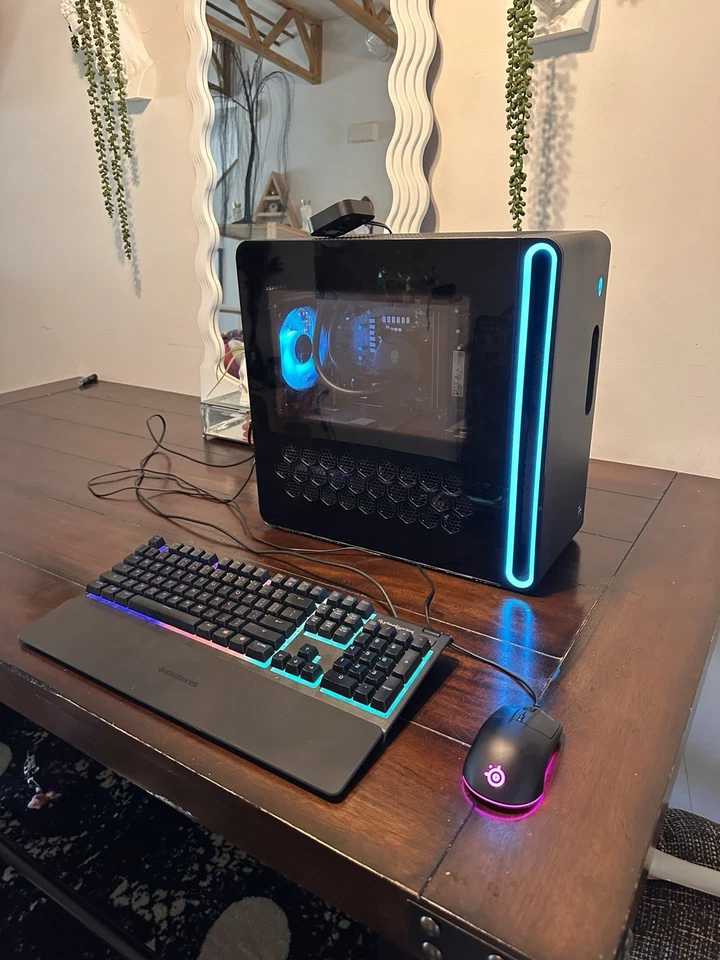 Dell Alienware Aurora R16 2.1 GHz i7-13700F 16GB 1TB SSD RTX 4060 Ti - Very Good - Image 4 of 4