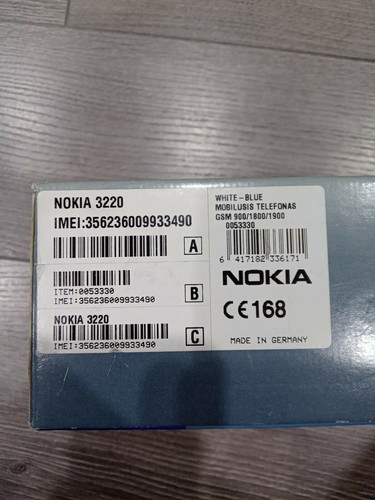 Nokia 3220 (locked status unknown)Classic - Picture 2 of 4