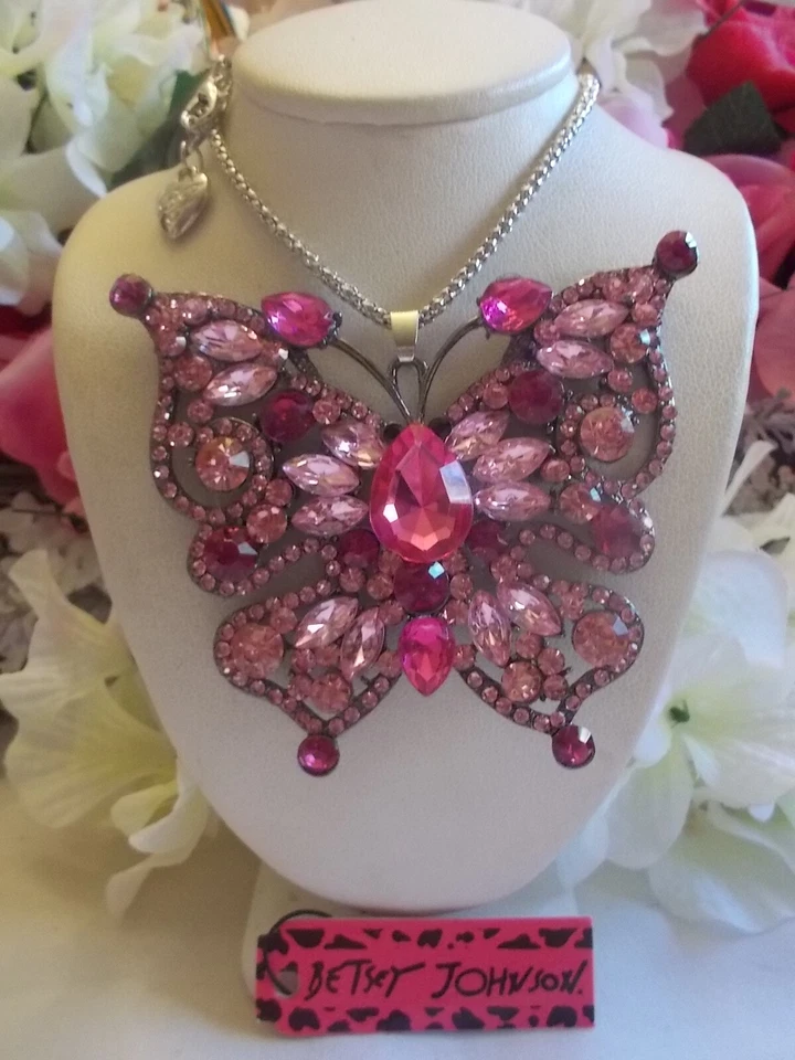 COLLAR COLGANTE MARIPOSA BETSEY JOHNSON GRANDE MEZCLADO CRISTAL ROSA Y DIAMANTES DE IMITACIÓN Foto 3 de 4