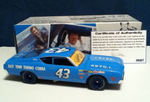 RICHARD PETTY #43 Autographed 1969 FordTorino Cobra 2006 M.A. diecast 1/24 w/Coa - Picture 5 of 10