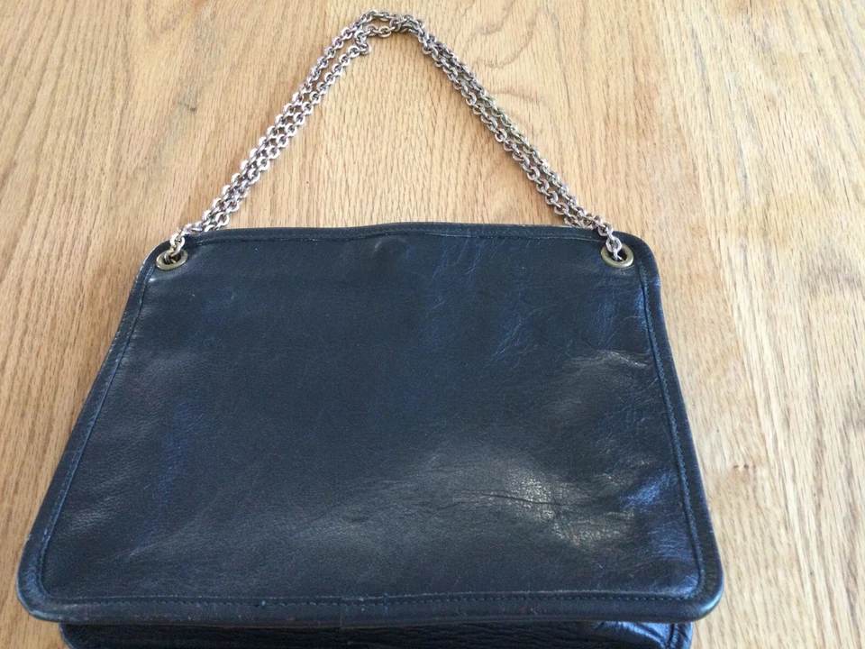 Bolso de hombro vintage con correa de cadena de cuero negro Etra Foto 2 de 4