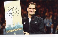 TENNIS Roger Federer autograph, IP signed photo