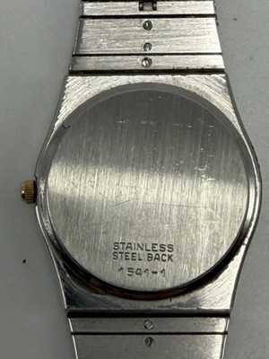 Scratched Grovana 1541-1 Swiss Made New Battery Unisex Watch  display picture 2